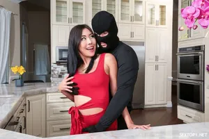 Cô giáo à “em thích cô”, hãy hẹn hò với em nhé