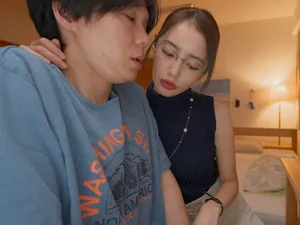 [Không kiểm duyệt] Một nữ sinh mới vào trường có bộ ngực lớn ❤️-SuSu-❤️ bị cô bạn thân tóc ngắn liếm, uống sữa và cưỡi lên người bạn trai của cô bạn thân. Thật kích thích và gợi tình!