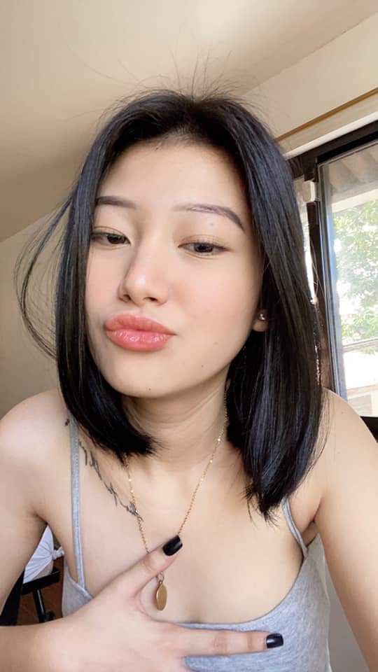 Bà mẹ trẻ gạ xxx bạn của con trai
